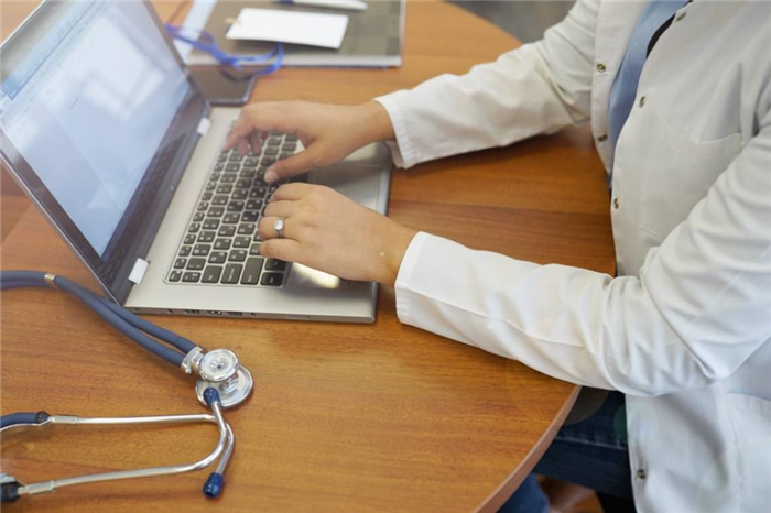 Doctor issuing scripts online. online prescription service